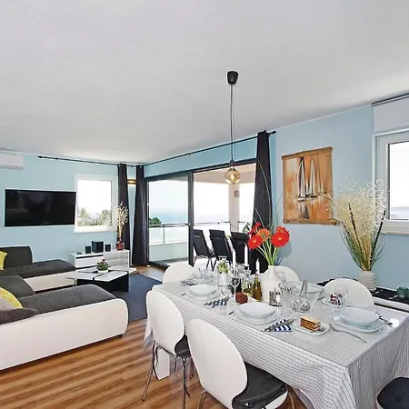 Three-bedroom In Orebić