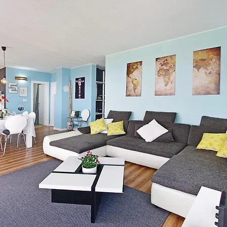 Three-bedroom In Appartement